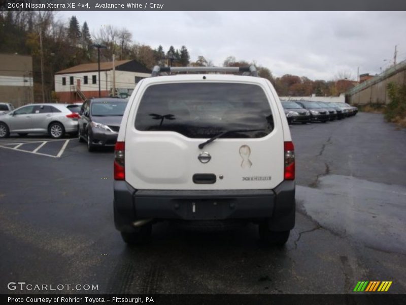 Avalanche White / Gray 2004 Nissan Xterra XE 4x4