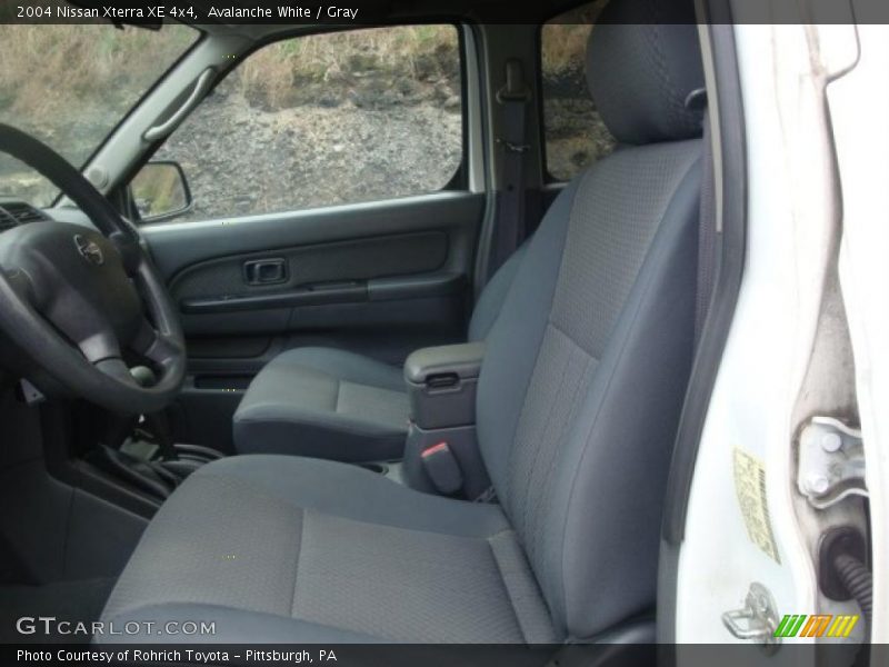 Avalanche White / Gray 2004 Nissan Xterra XE 4x4