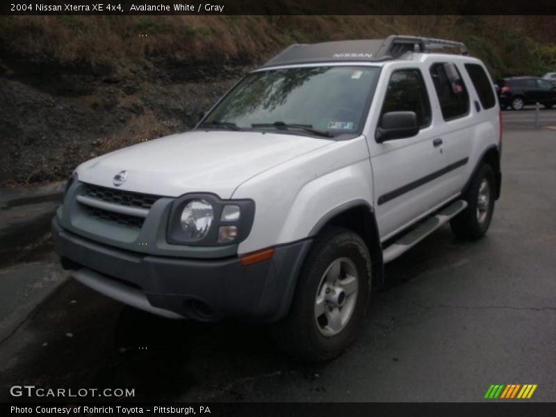 Avalanche White / Gray 2004 Nissan Xterra XE 4x4