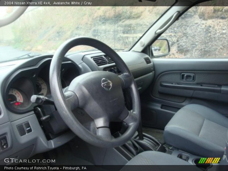 Avalanche White / Gray 2004 Nissan Xterra XE 4x4