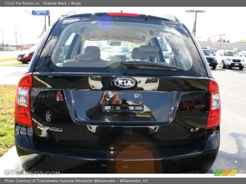 Shadow Black / Beige 2010 Kia Rondo LX