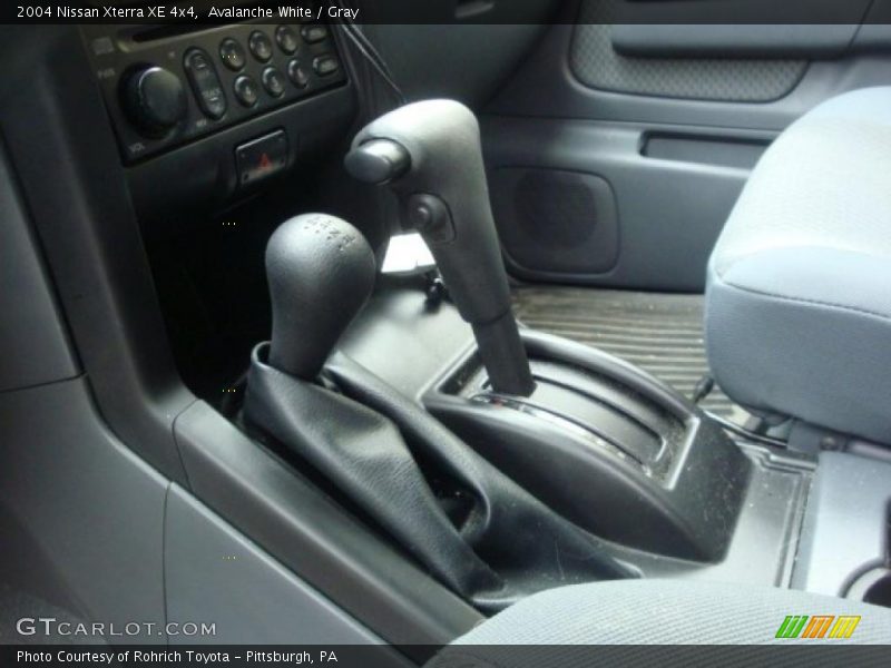 Avalanche White / Gray 2004 Nissan Xterra XE 4x4