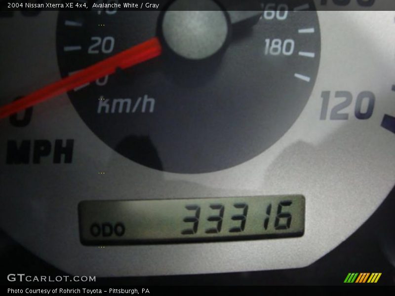 Avalanche White / Gray 2004 Nissan Xterra XE 4x4