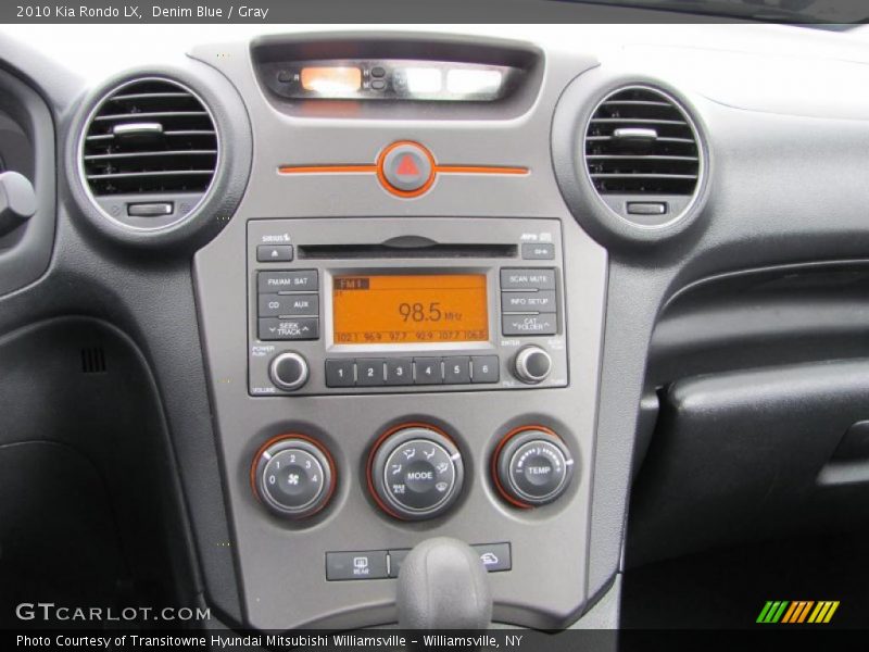 Controls of 2010 Rondo LX