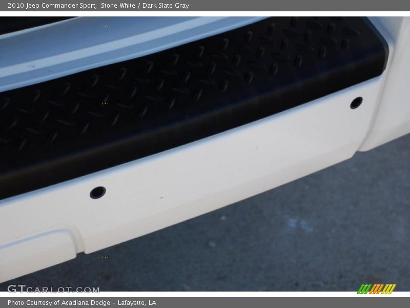 Stone White / Dark Slate Gray 2010 Jeep Commander Sport
