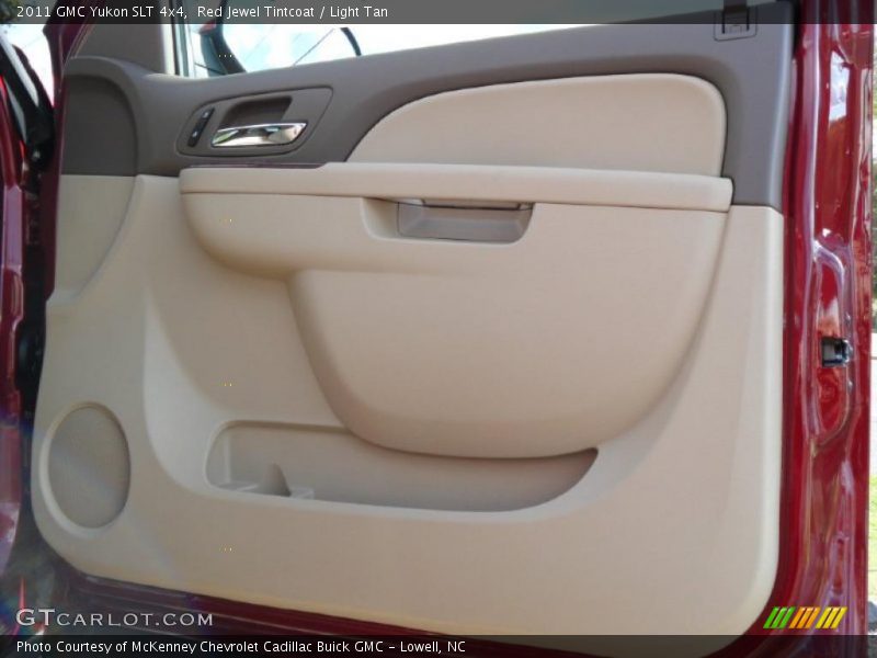 Door Panel of 2011 Yukon SLT 4x4