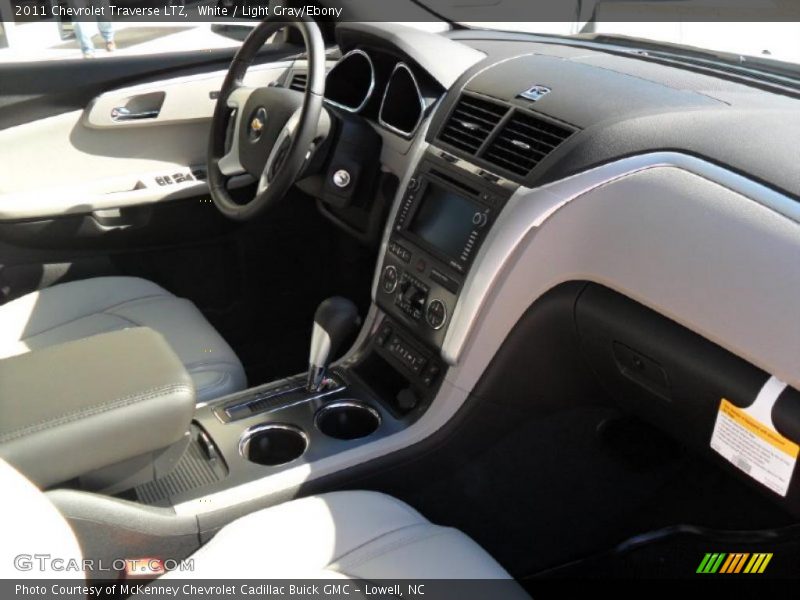 Dashboard of 2011 Traverse LTZ