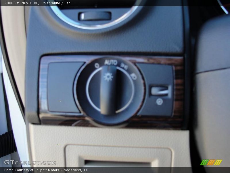 Polar White / Tan 2008 Saturn VUE XE