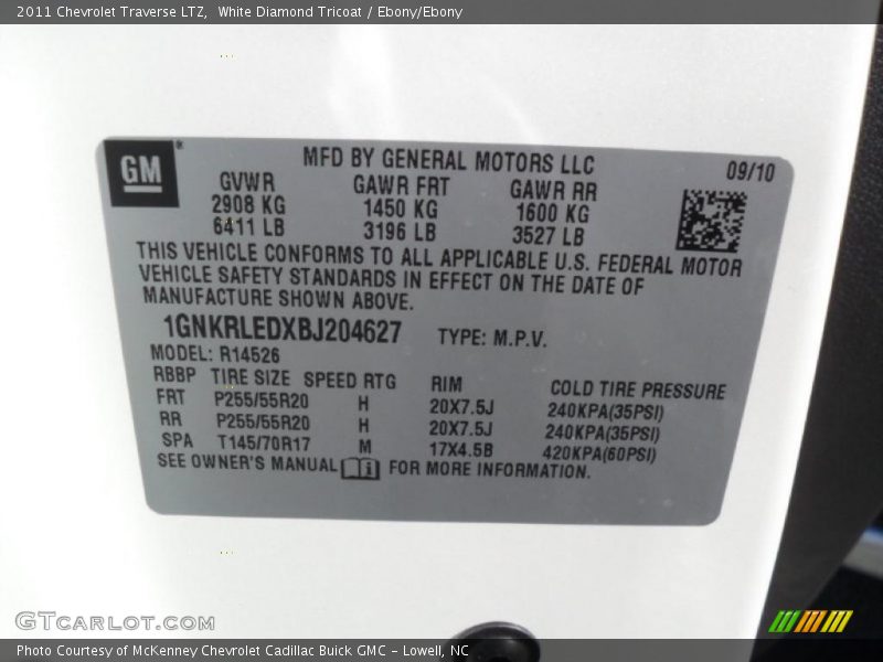 White Diamond Tricoat / Ebony/Ebony 2011 Chevrolet Traverse LTZ
