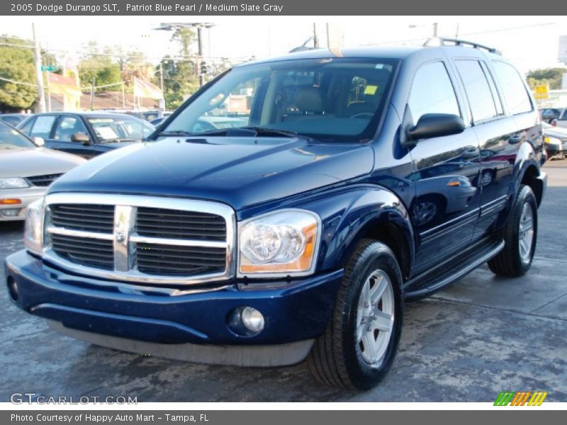 Front 3/4 View of 2005 Durango SLT