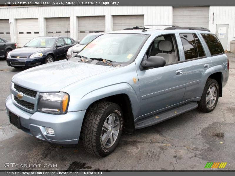 Front 3/4 View of 2006 TrailBlazer LS 4x4