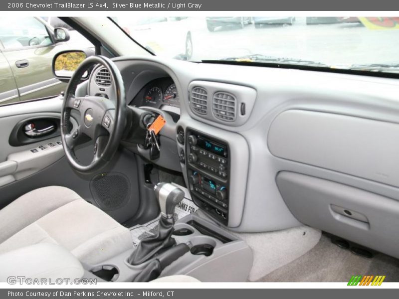 Dashboard of 2006 TrailBlazer LS 4x4