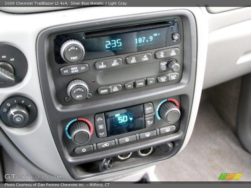 Controls of 2006 TrailBlazer LS 4x4