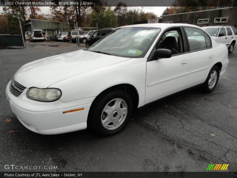 Bright White / Gray 2002 Chevrolet Malibu Sedan