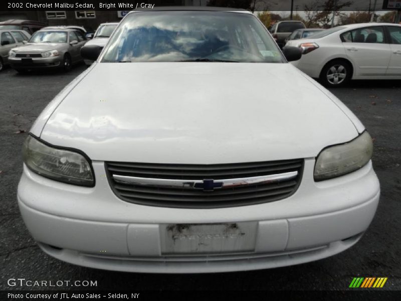 Bright White / Gray 2002 Chevrolet Malibu Sedan