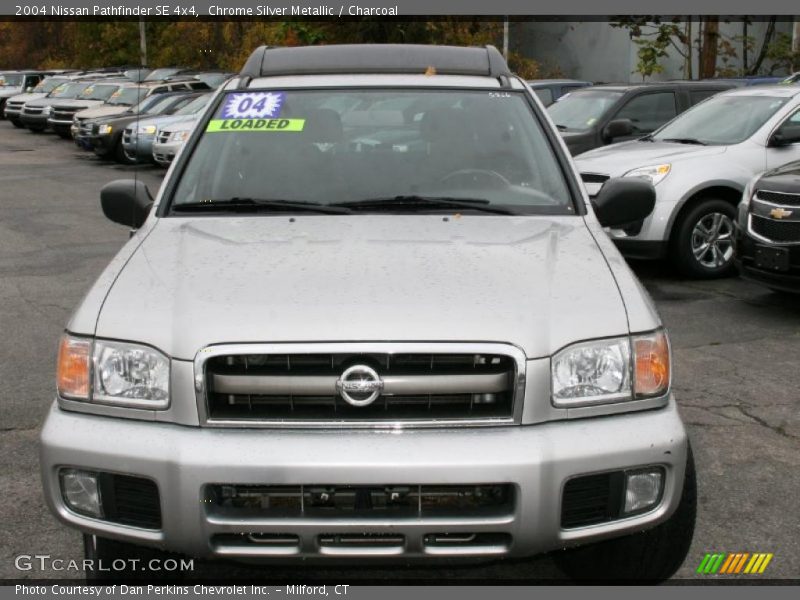 Chrome Silver Metallic / Charcoal 2004 Nissan Pathfinder SE 4x4