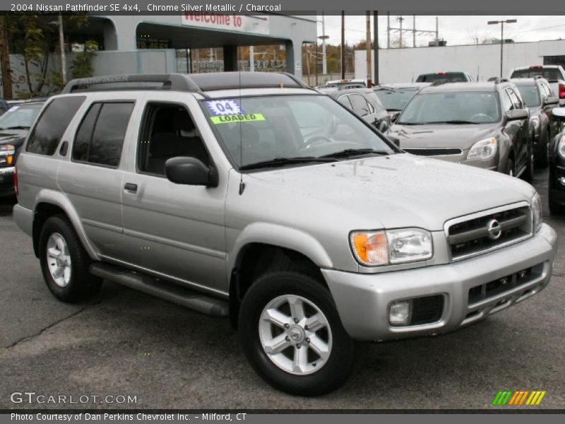 Chrome Silver Metallic / Charcoal 2004 Nissan Pathfinder SE 4x4