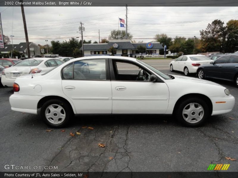 Bright White / Gray 2002 Chevrolet Malibu Sedan