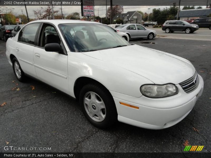 Bright White / Gray 2002 Chevrolet Malibu Sedan
