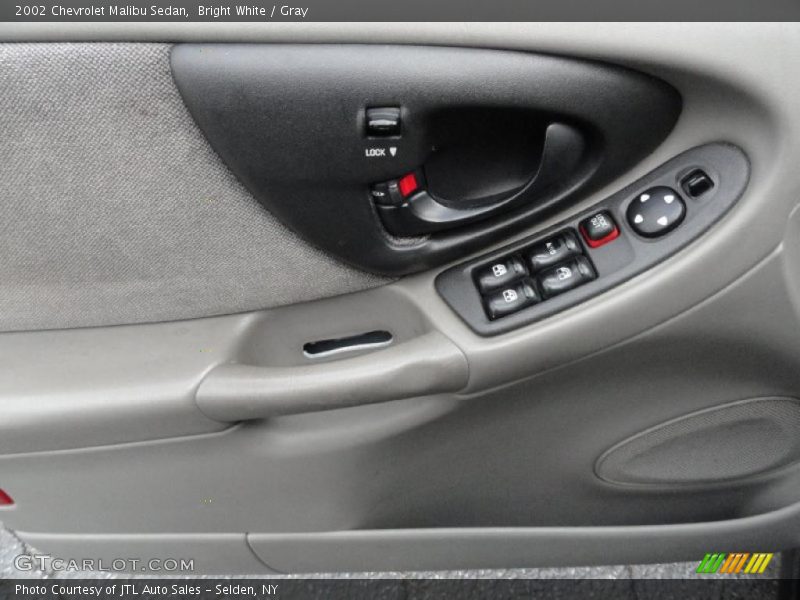 Bright White / Gray 2002 Chevrolet Malibu Sedan
