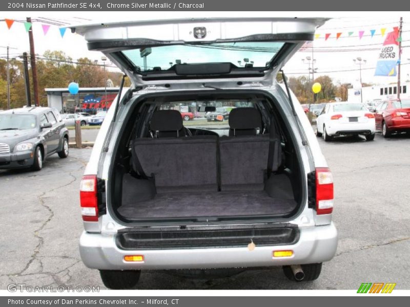  2004 Pathfinder SE 4x4 Trunk