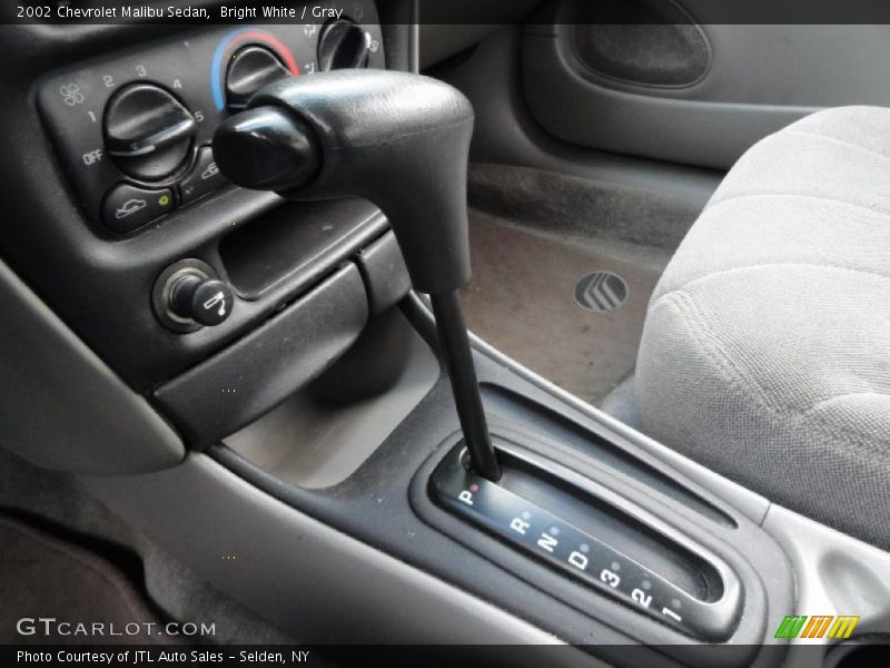 Bright White / Gray 2002 Chevrolet Malibu Sedan