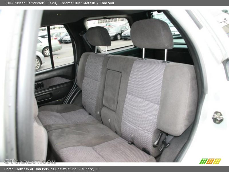  2004 Pathfinder SE 4x4 Charcoal Interior