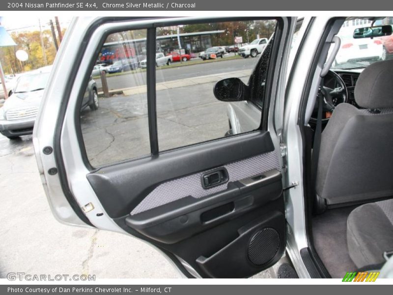 Door Panel of 2004 Pathfinder SE 4x4