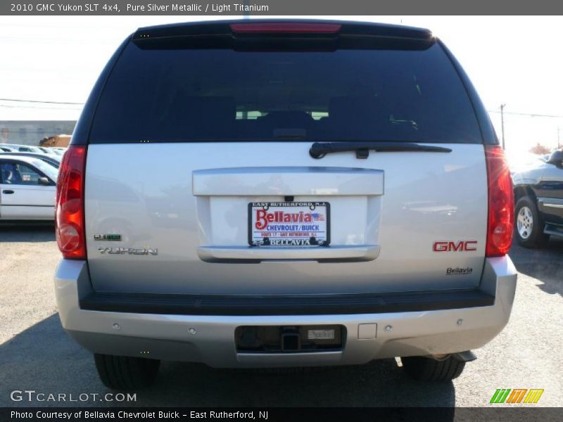 Pure Silver Metallic / Light Titanium 2010 GMC Yukon SLT 4x4