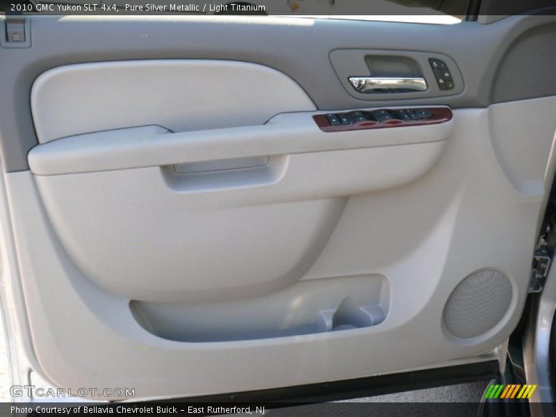 Pure Silver Metallic / Light Titanium 2010 GMC Yukon SLT 4x4