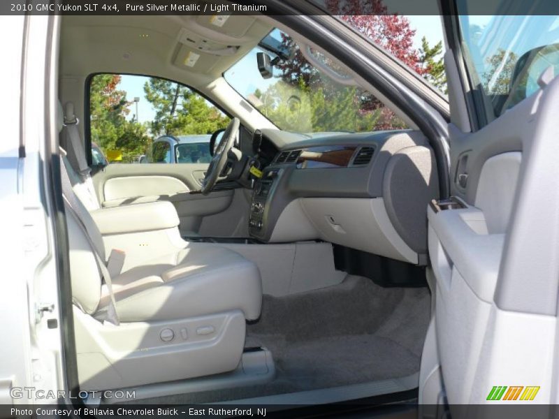 Pure Silver Metallic / Light Titanium 2010 GMC Yukon SLT 4x4