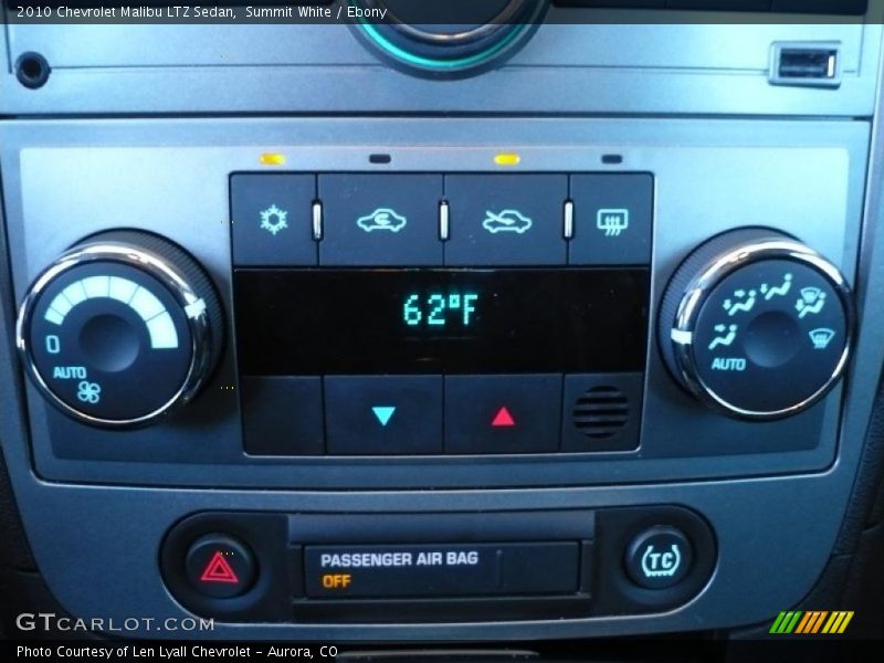 Controls of 2010 Malibu LTZ Sedan