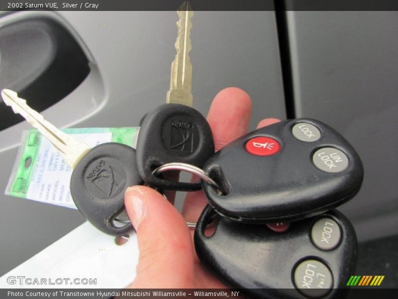 Silver / Gray 2002 Saturn VUE
