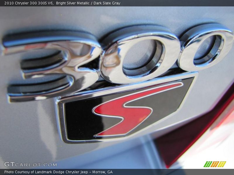  2010 300 300S V6 Logo