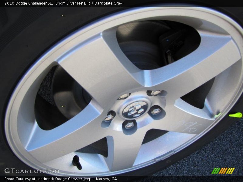 Bright Silver Metallic / Dark Slate Gray 2010 Dodge Challenger SE
