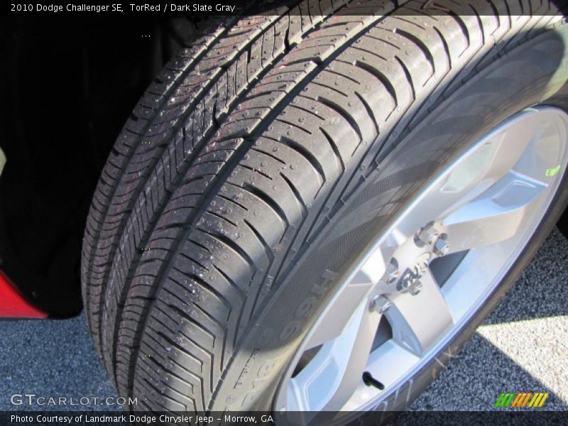 TorRed / Dark Slate Gray 2010 Dodge Challenger SE