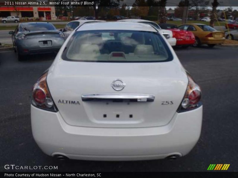 Winter Frost White / Blond 2011 Nissan Altima 2.5