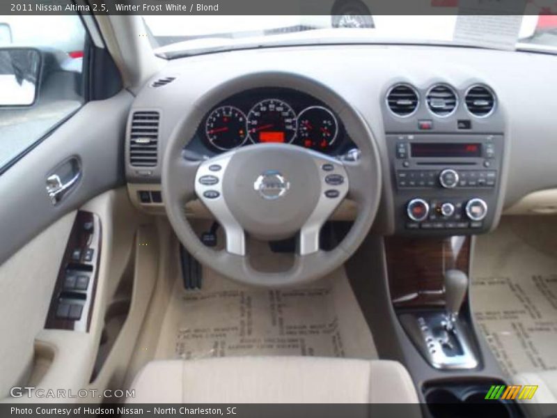 Winter Frost White / Blond 2011 Nissan Altima 2.5