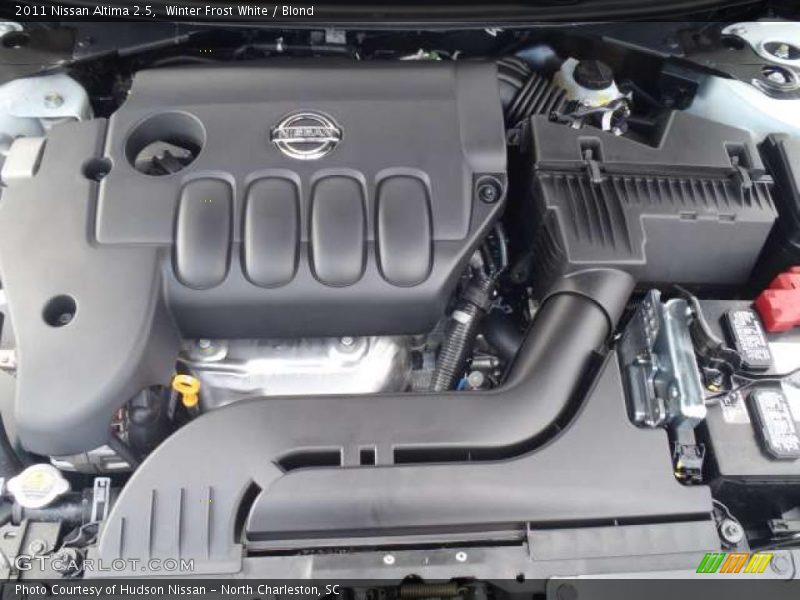 Winter Frost White / Blond 2011 Nissan Altima 2.5