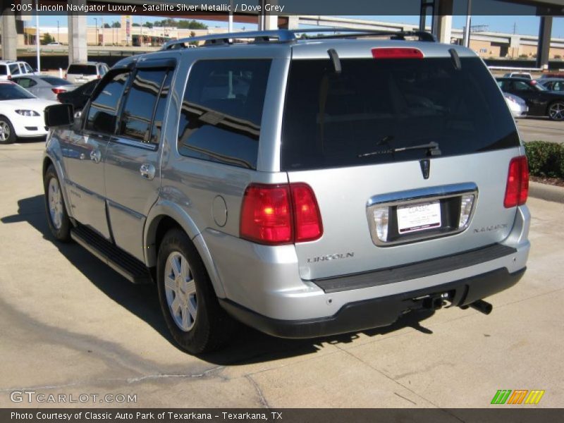 Satellite Silver Metallic / Dove Grey 2005 Lincoln Navigator Luxury