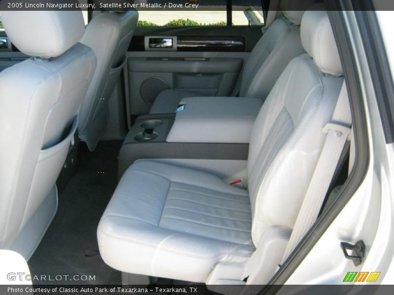  2005 Navigator Luxury Dove Grey Interior