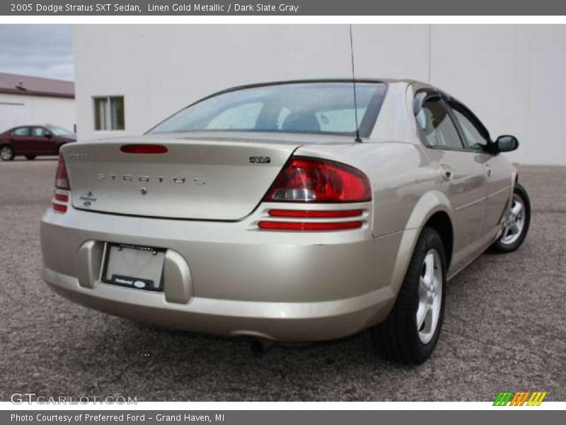 Linen Gold Metallic / Dark Slate Gray 2005 Dodge Stratus SXT Sedan
