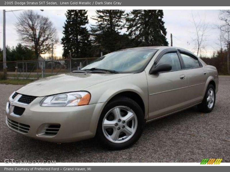 Front 3/4 View of 2005 Stratus SXT Sedan