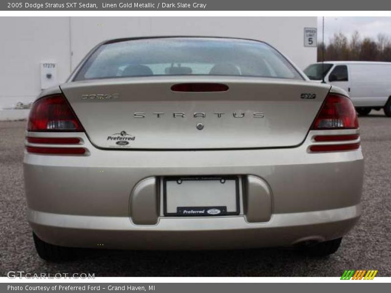 Linen Gold Metallic / Dark Slate Gray 2005 Dodge Stratus SXT Sedan