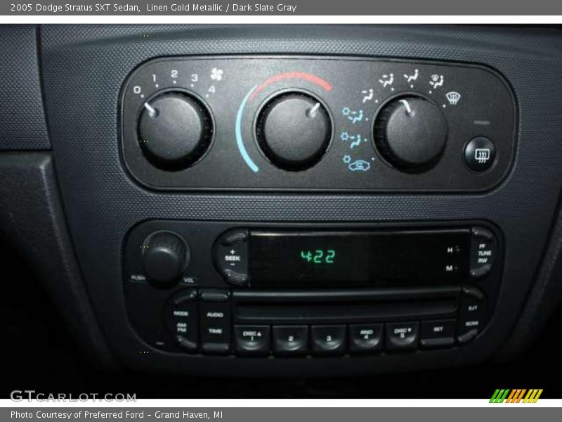 Linen Gold Metallic / Dark Slate Gray 2005 Dodge Stratus SXT Sedan