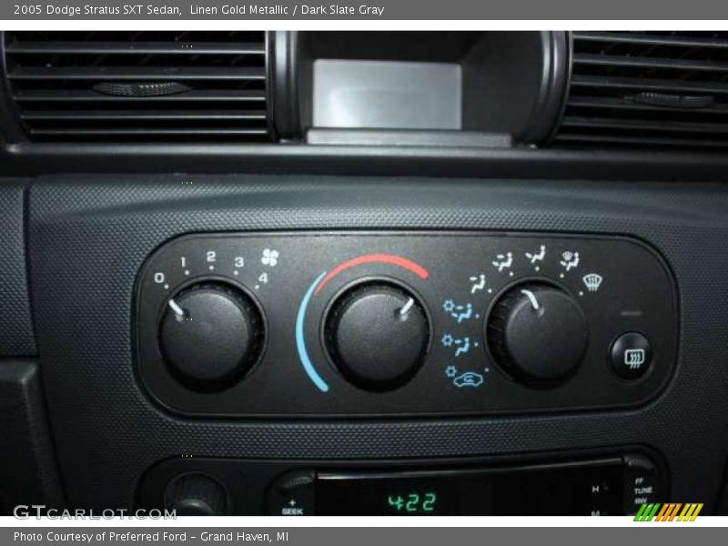 Linen Gold Metallic / Dark Slate Gray 2005 Dodge Stratus SXT Sedan