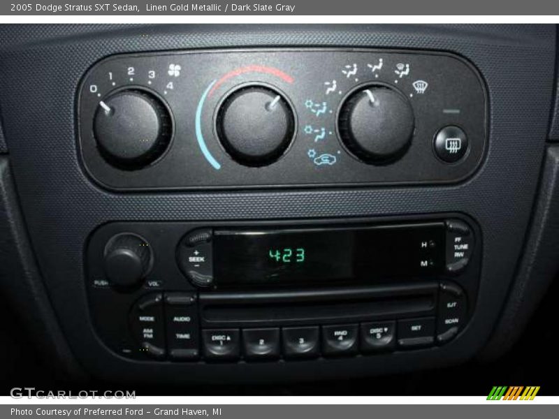 Linen Gold Metallic / Dark Slate Gray 2005 Dodge Stratus SXT Sedan