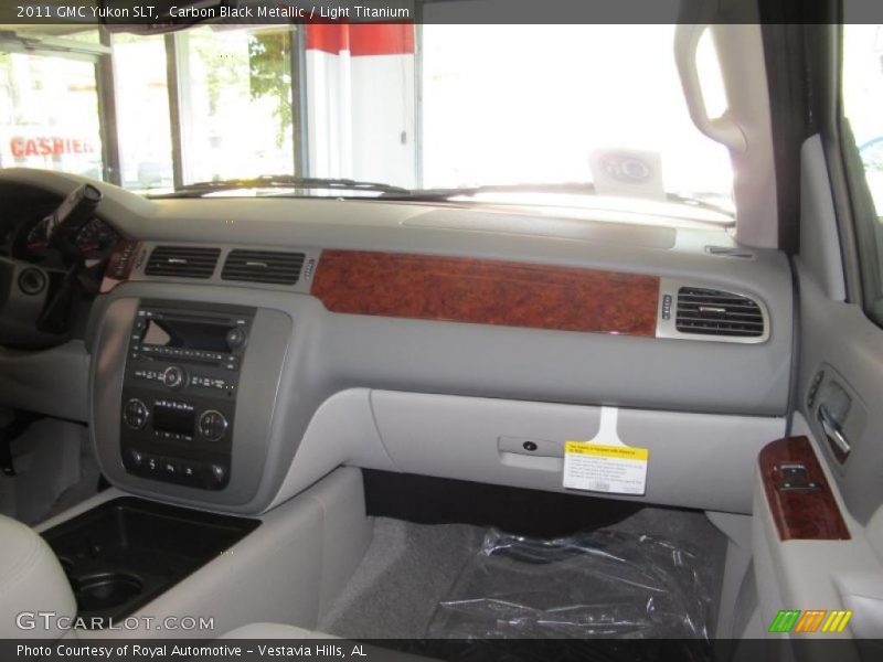 Carbon Black Metallic / Light Titanium 2011 GMC Yukon SLT