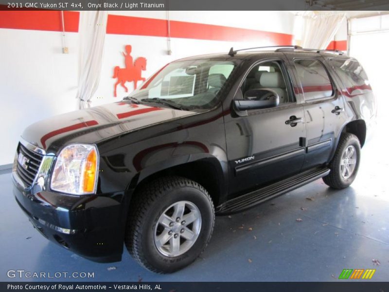 Onyx Black / Light Titanium 2011 GMC Yukon SLT 4x4