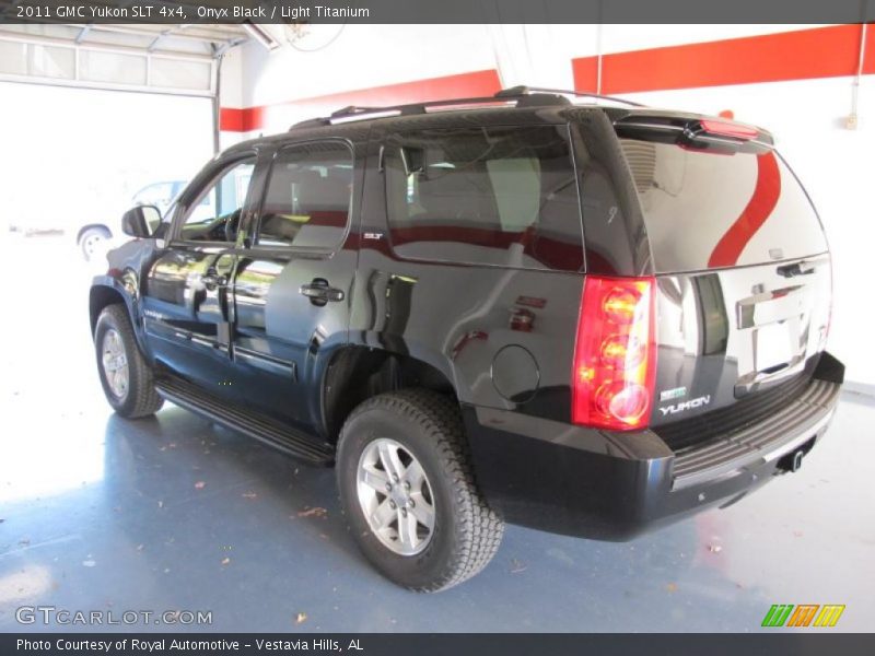 Onyx Black / Light Titanium 2011 GMC Yukon SLT 4x4
